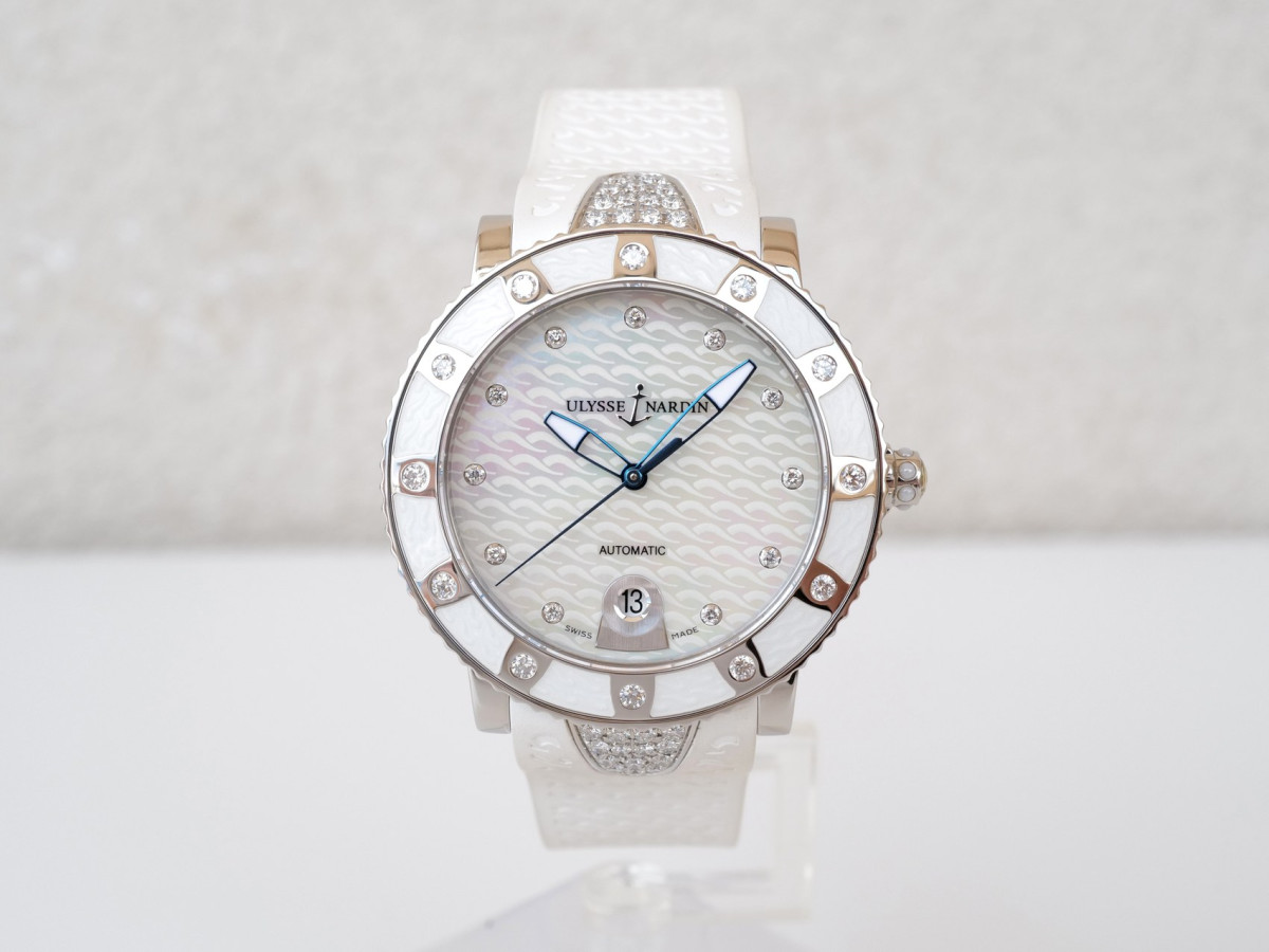 Швейцарський годинник Ulysse Nardin Lady Diver Diamond MOP Dial 40