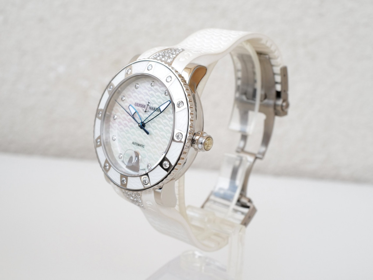Швейцарський годинник Ulysse Nardin Lady Diver Diamond MOP Dial 40