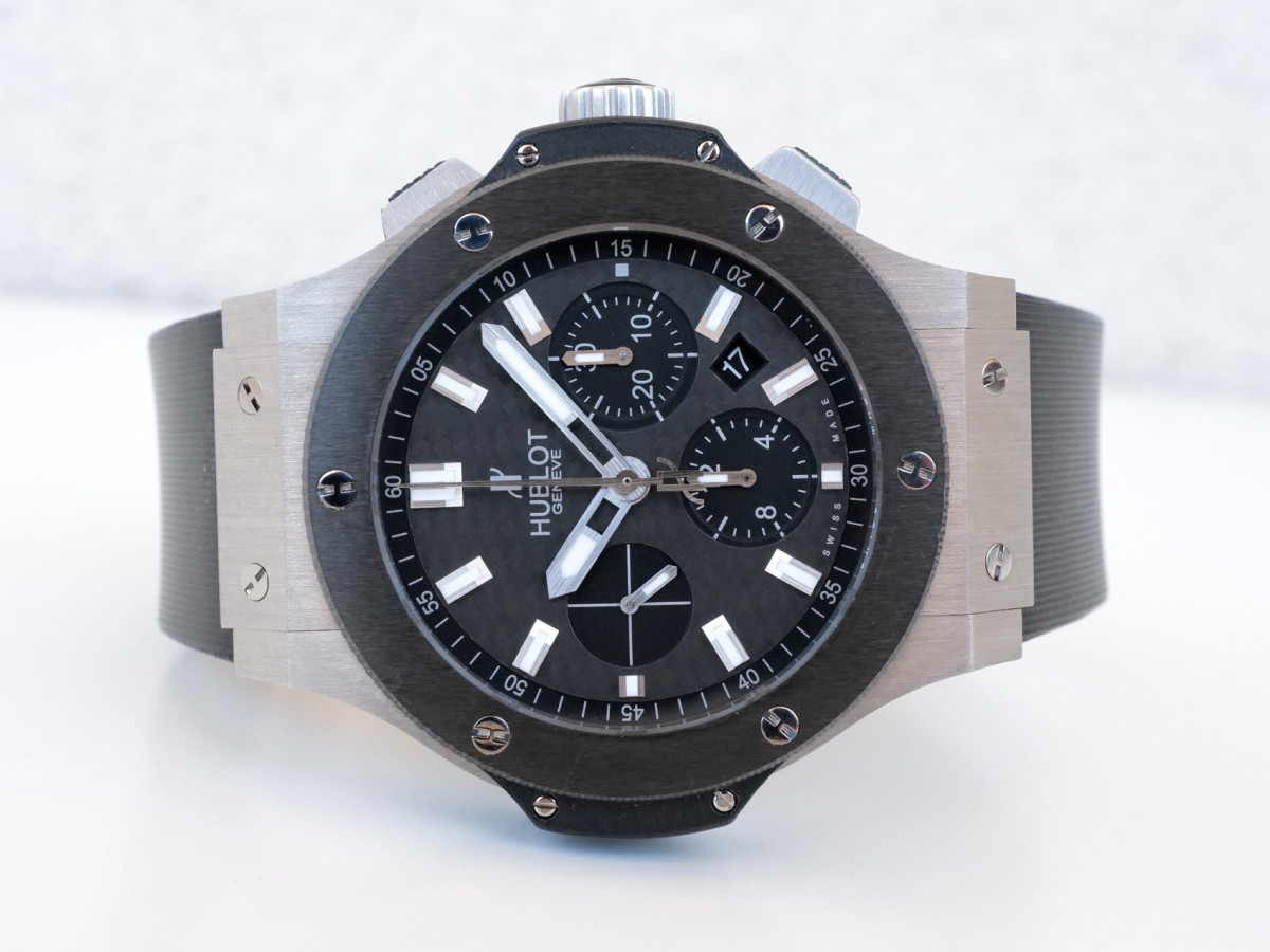 Швейцарський годинник Hublot Big Bang 44 Chronograph Steel Ceramic Carbon Dial