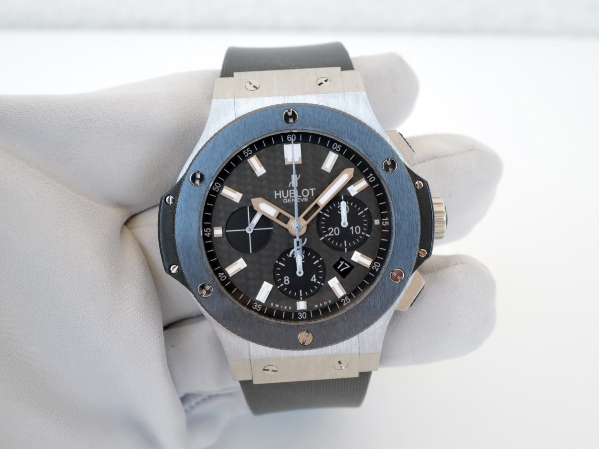 Швейцарський годинник Hublot Big Bang 44 Chronograph Steel Ceramic Carbon Dial