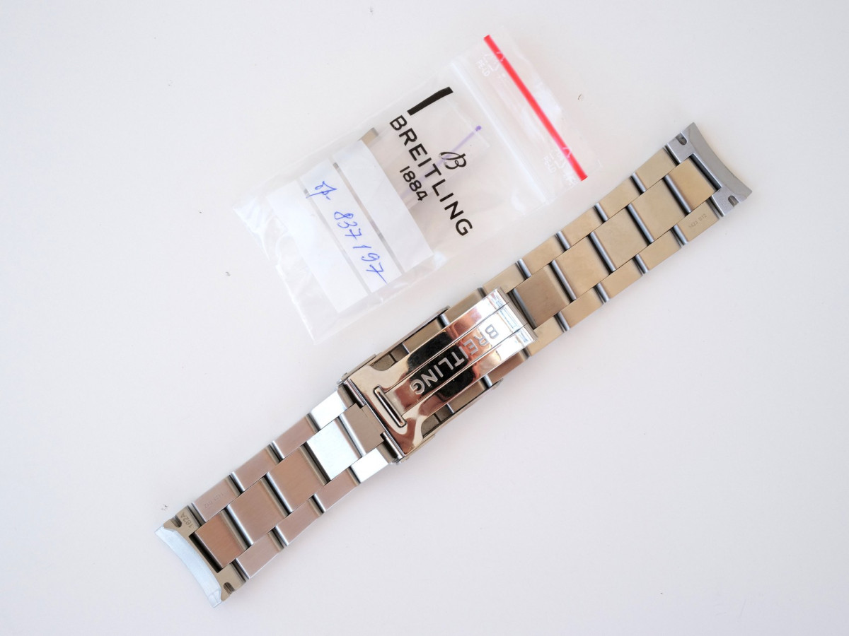 Швейцарские часы Breitling Bracelet Professional III 22
