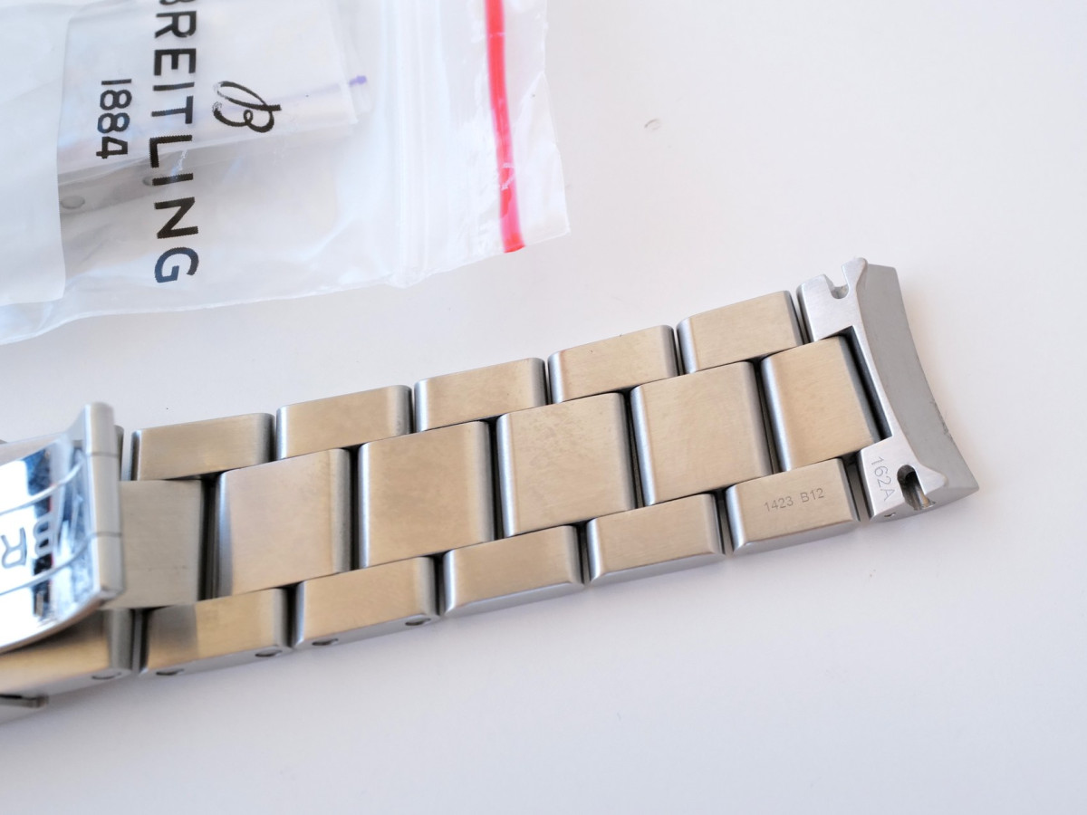 Швейцарские часы Breitling Bracelet Professional III 22