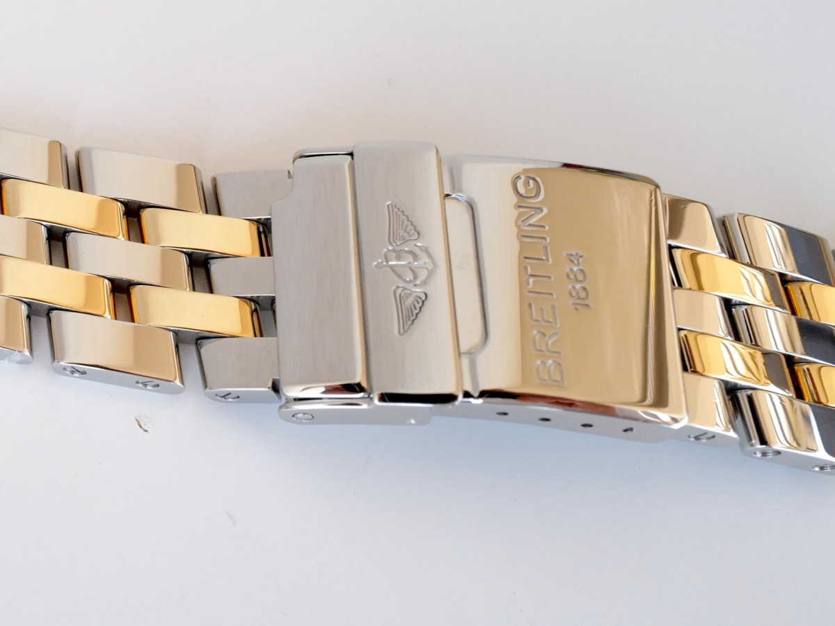 Швейцарские часы Breitling Chronomat Evolution 44