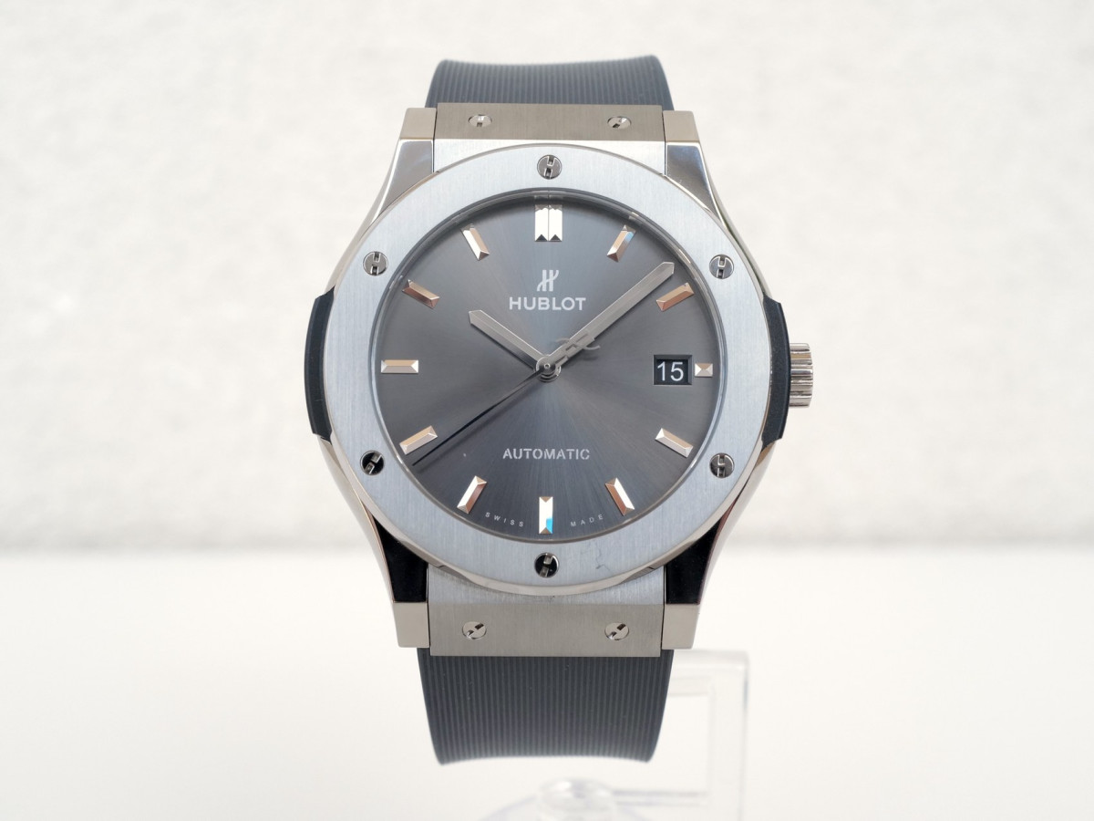 Швейцарские часы Hublot Classic Fusion Racing Grey Titanium 45