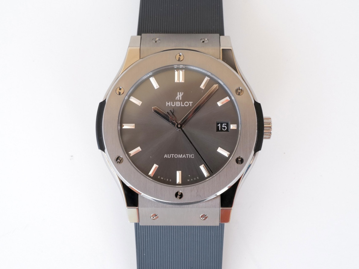 Швейцарские часы Hublot Classic Fusion Racing Grey Titanium 45