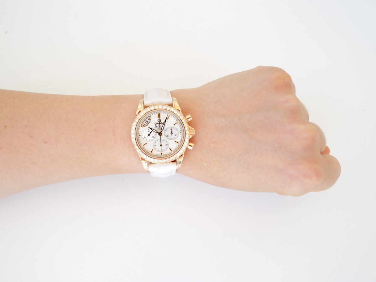 Швейцарские часы Omega De Ville Co-Axial Chronograph MOP Dial Diamonds 18K Rose Gold 35