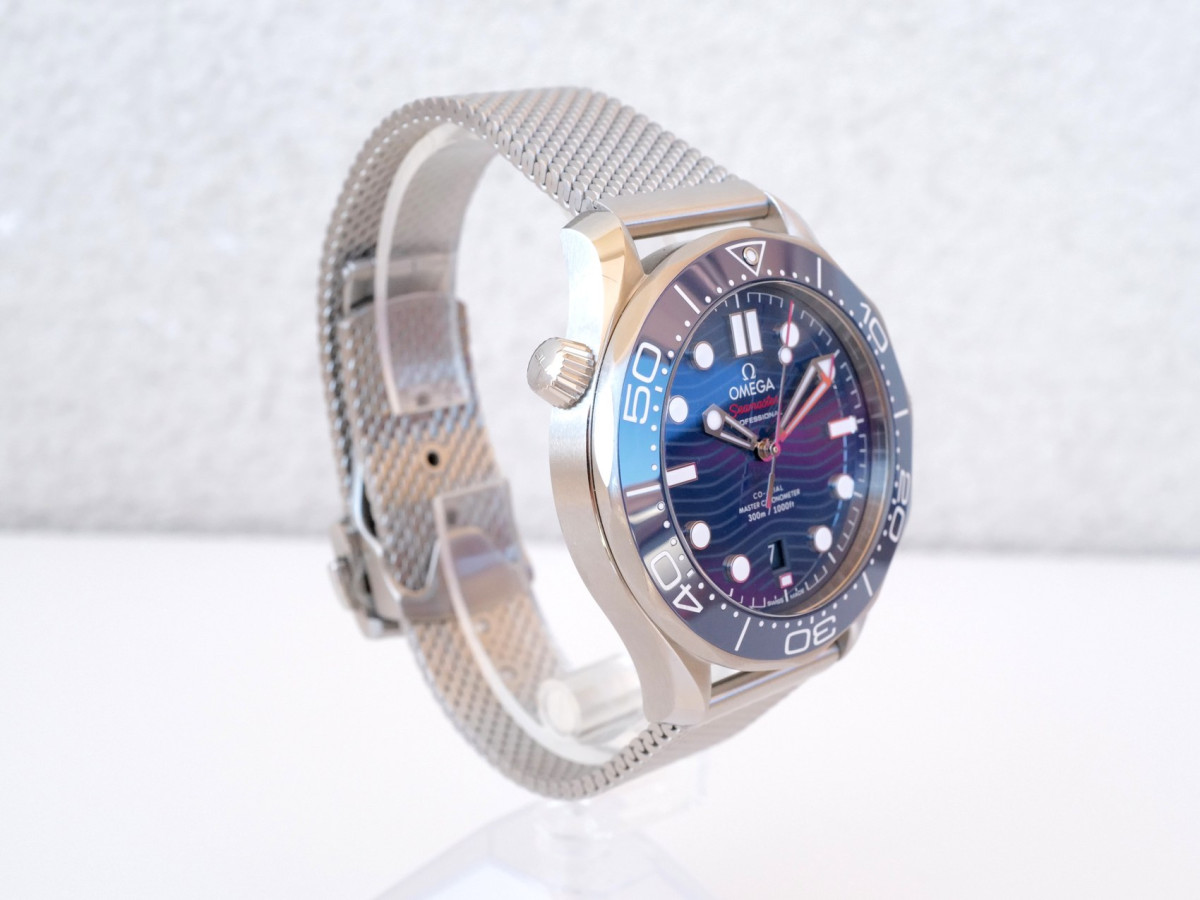 Швейцарские часы Omega Seamaster Diver 300M Blue Dial 42