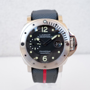 Швейцарские часы Panerai Luminor Submersible 44