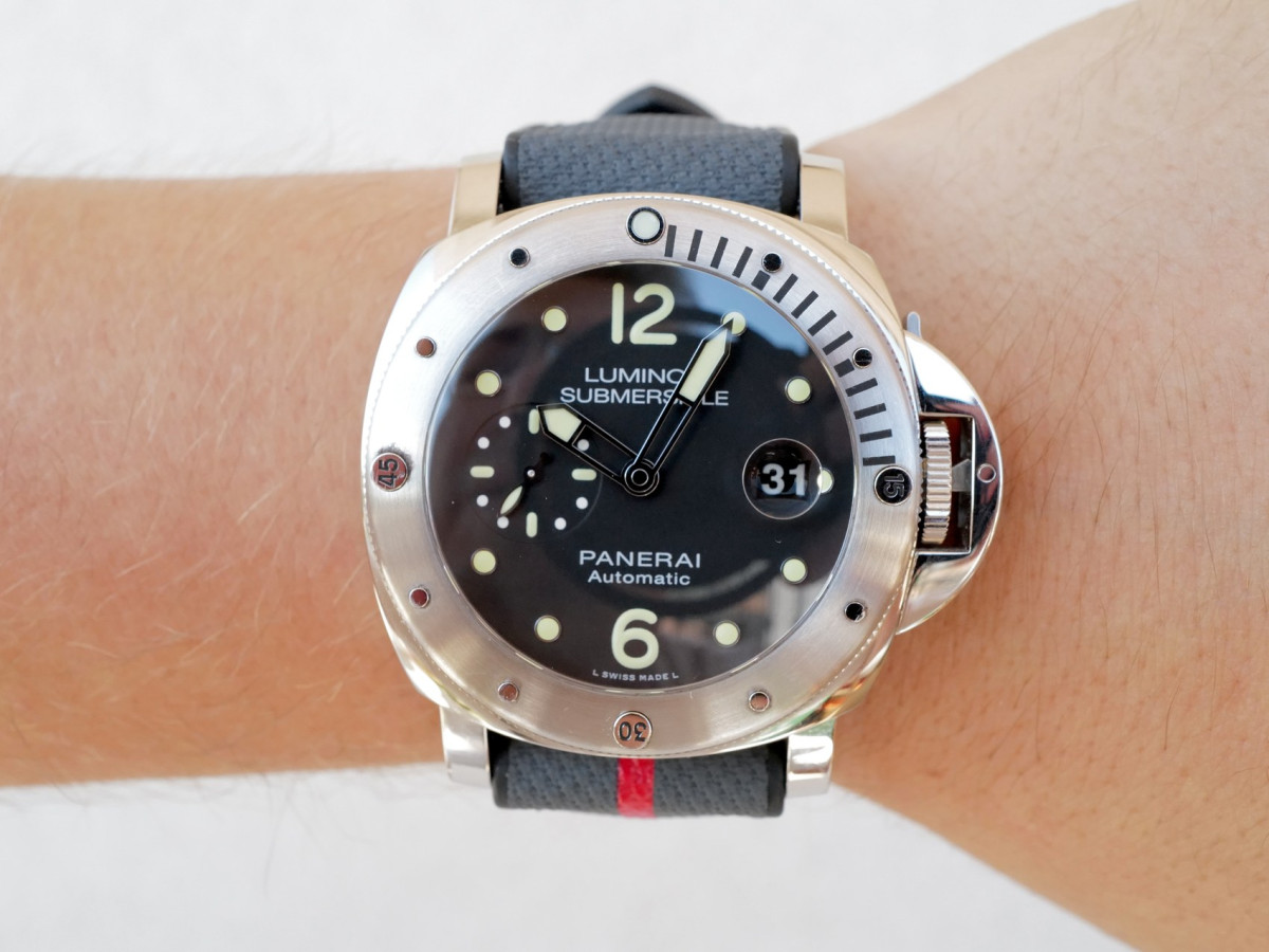 Швейцарские часы Panerai Luminor Submersible 44