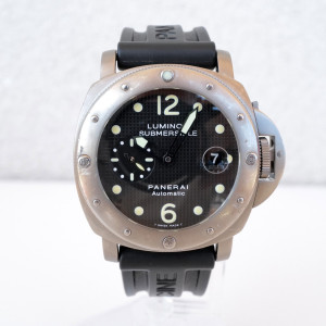 Швейцарские часы Panerai Submersible Luminor Titanium Black Dial 44