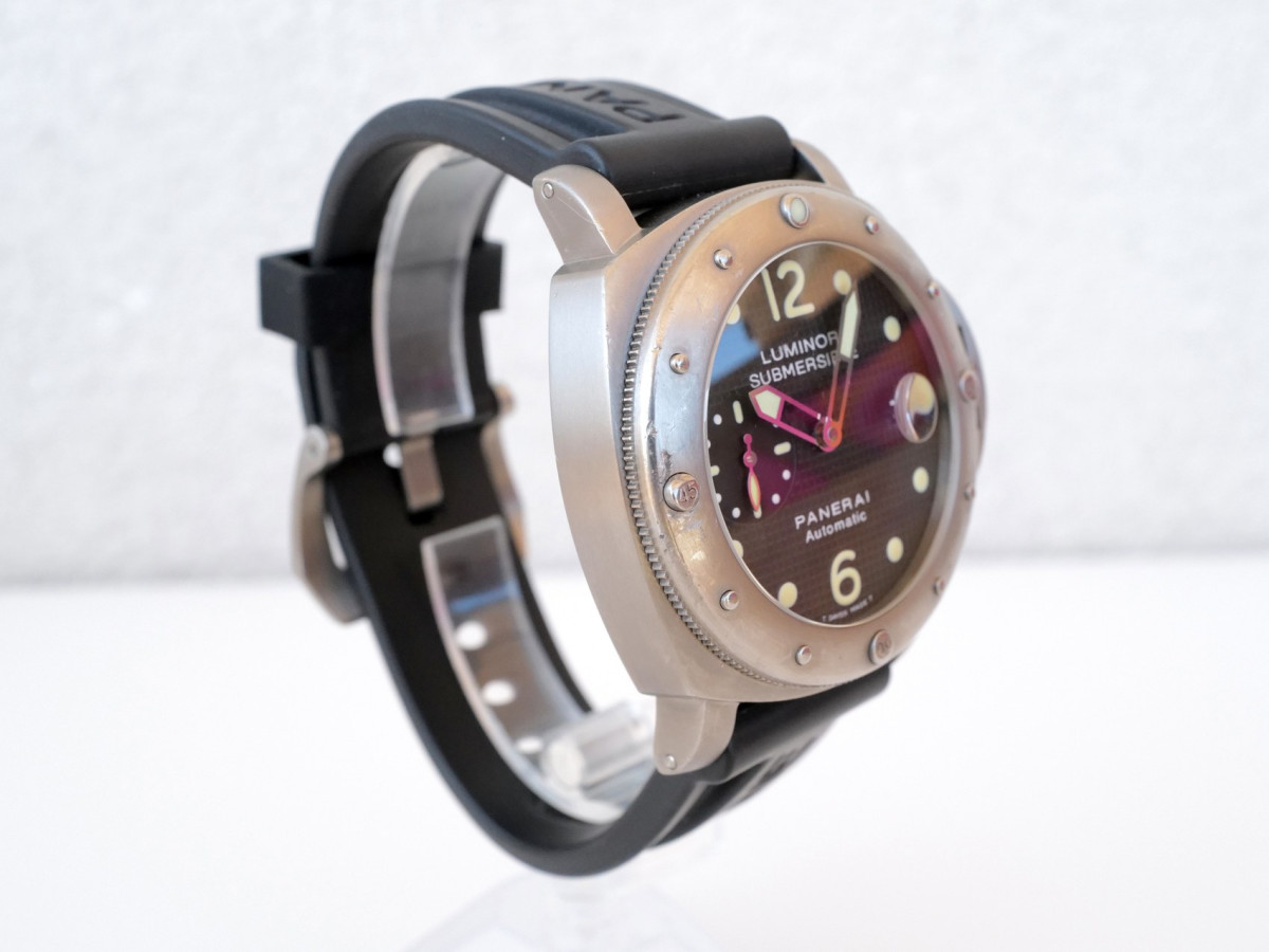 Швейцарские часы Panerai Submersible Luminor Titanium Black Dial 44