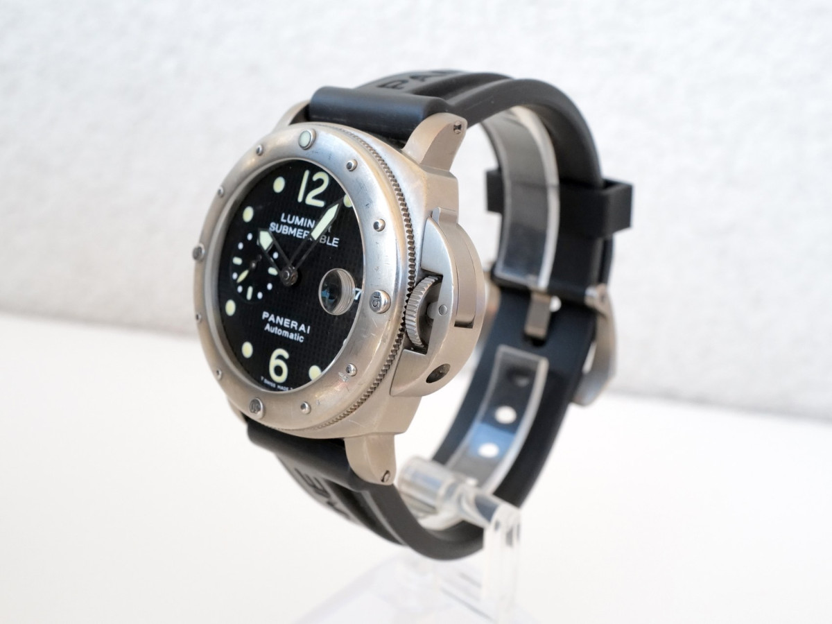 Швейцарские часы Panerai Submersible Luminor Titanium Black Dial 44