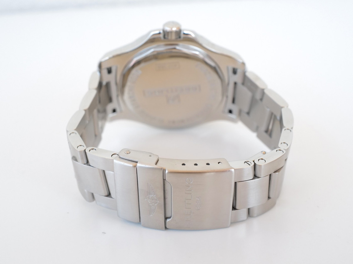 Швейцарський годинник Breitling Colt Automatic Black Dial 44