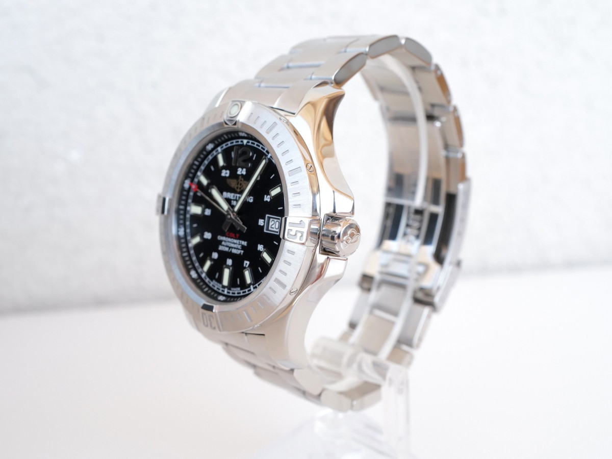 Швейцарський годинник Breitling Colt Automatic Black Dial 44
