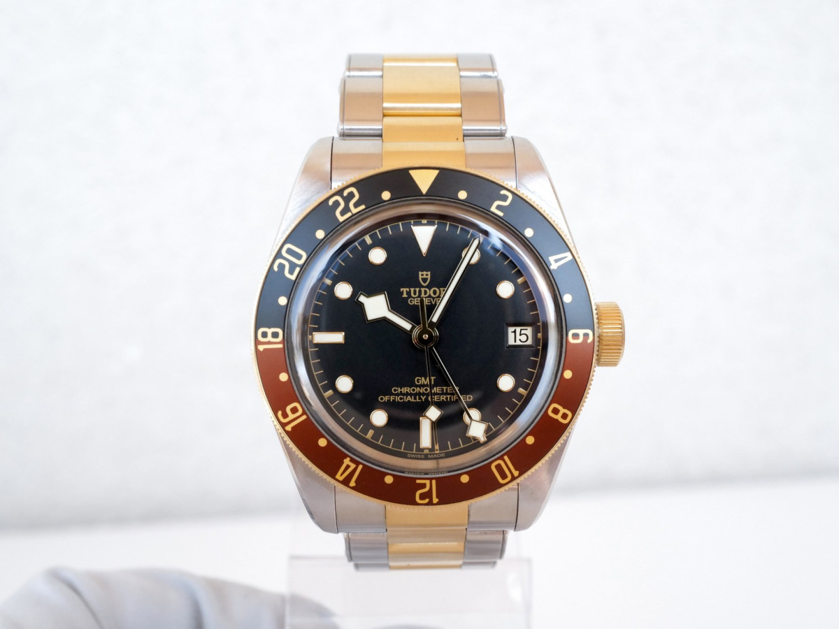Швейцарський годинник Tudor Black Bay GMT 41