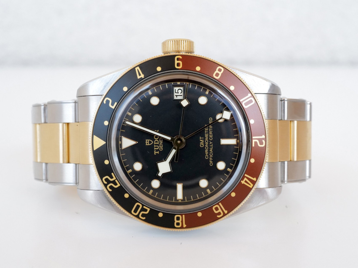 Швейцарський годинник Tudor Black Bay GMT 41
