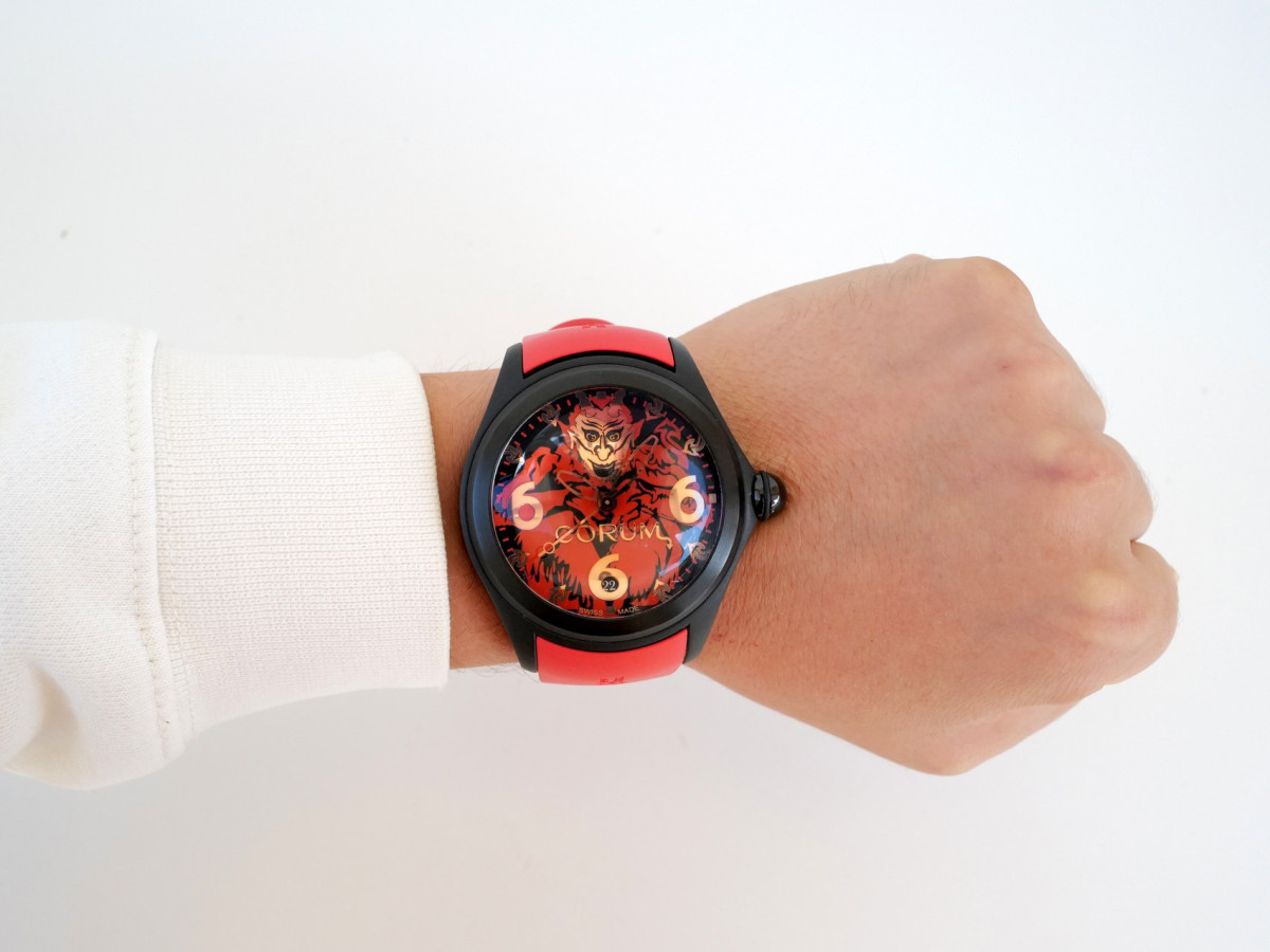 Швейцарський годинник Corum Bubble Diablo Titanium Limited Edition 52