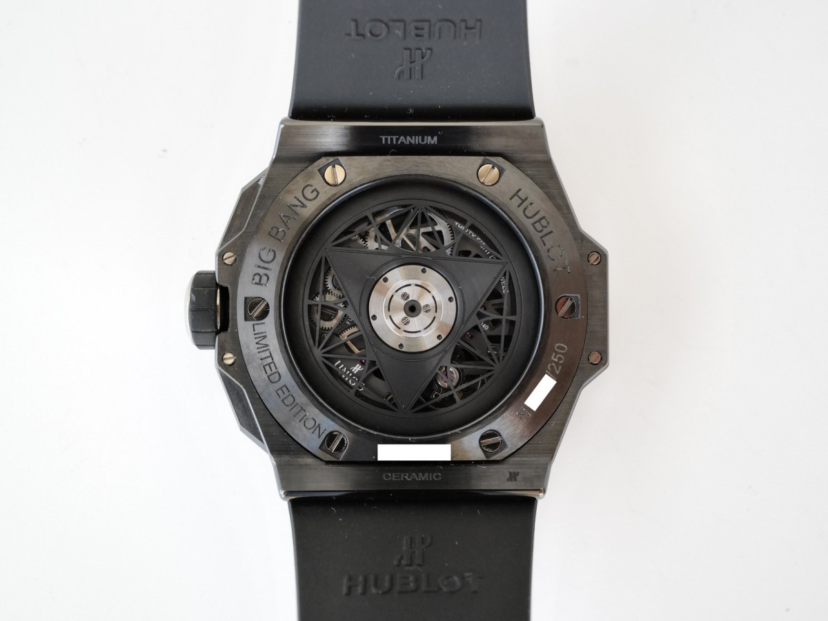 Швейцарський годинник Hublot Big Bang Sang Bleu II Black Magic Ceramic 45