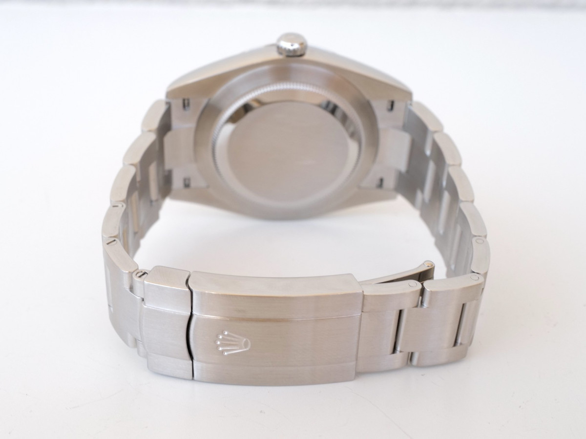 Швейцарський годинник Rolex Oyster Perpetual 41 Green Dial (2025)
