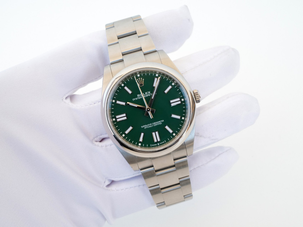 Швейцарський годинник Rolex Oyster Perpetual 41 Green Dial (2025)