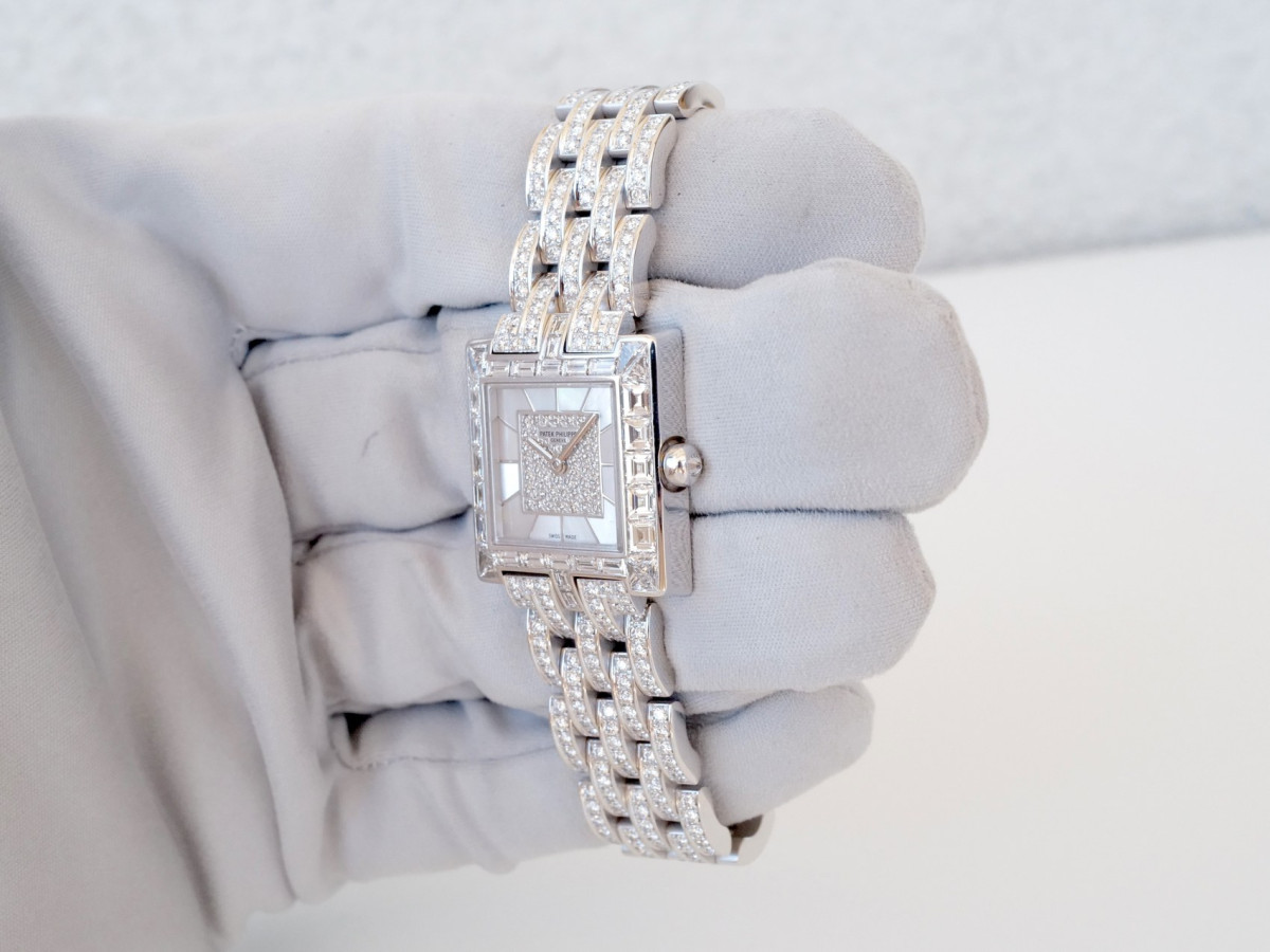 Швейцарський годинник Patek Philippe Gondolo 18K White Gold Baguette Bezel Pave Diamond Dial