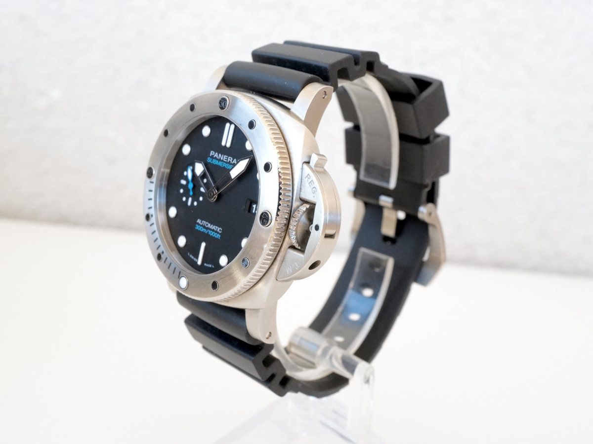 Swiss watch Panerai Submersible 44