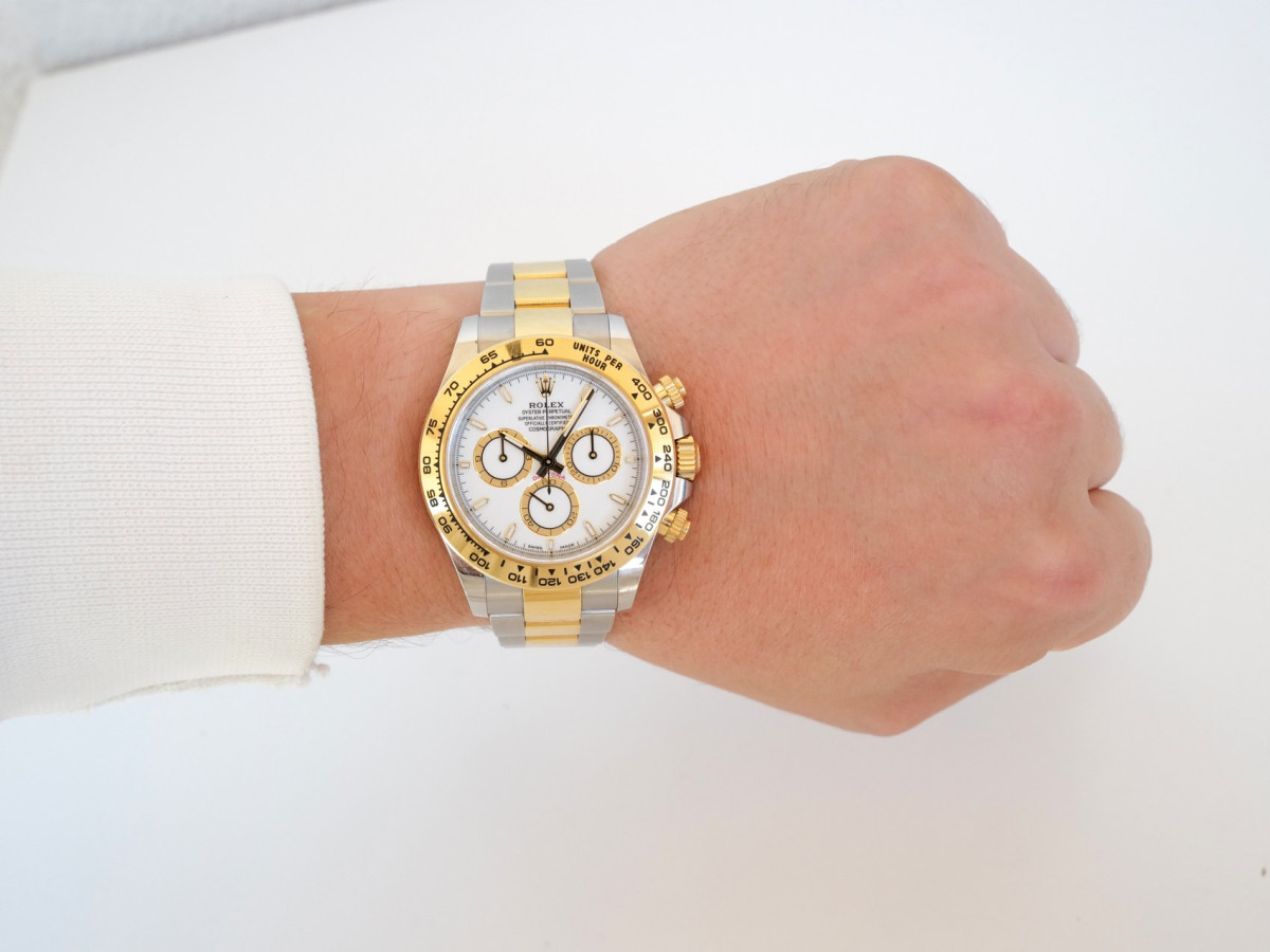 Швейцарские часы Rolex Cosmograph Daytona 18K Yellow Gold Steel White Dial 40