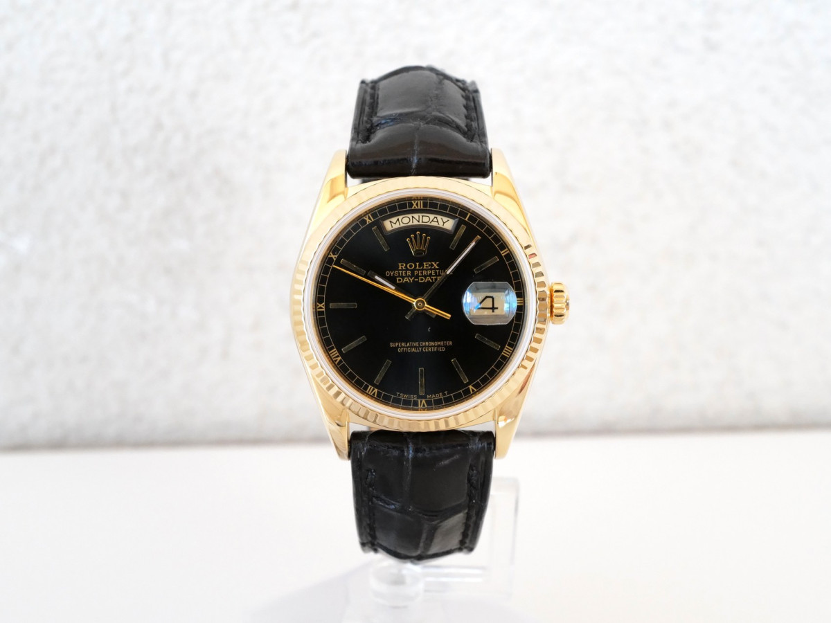 Швейцарские часы Rolex Day-Date 36 Black Dial 18K Yellow Gold