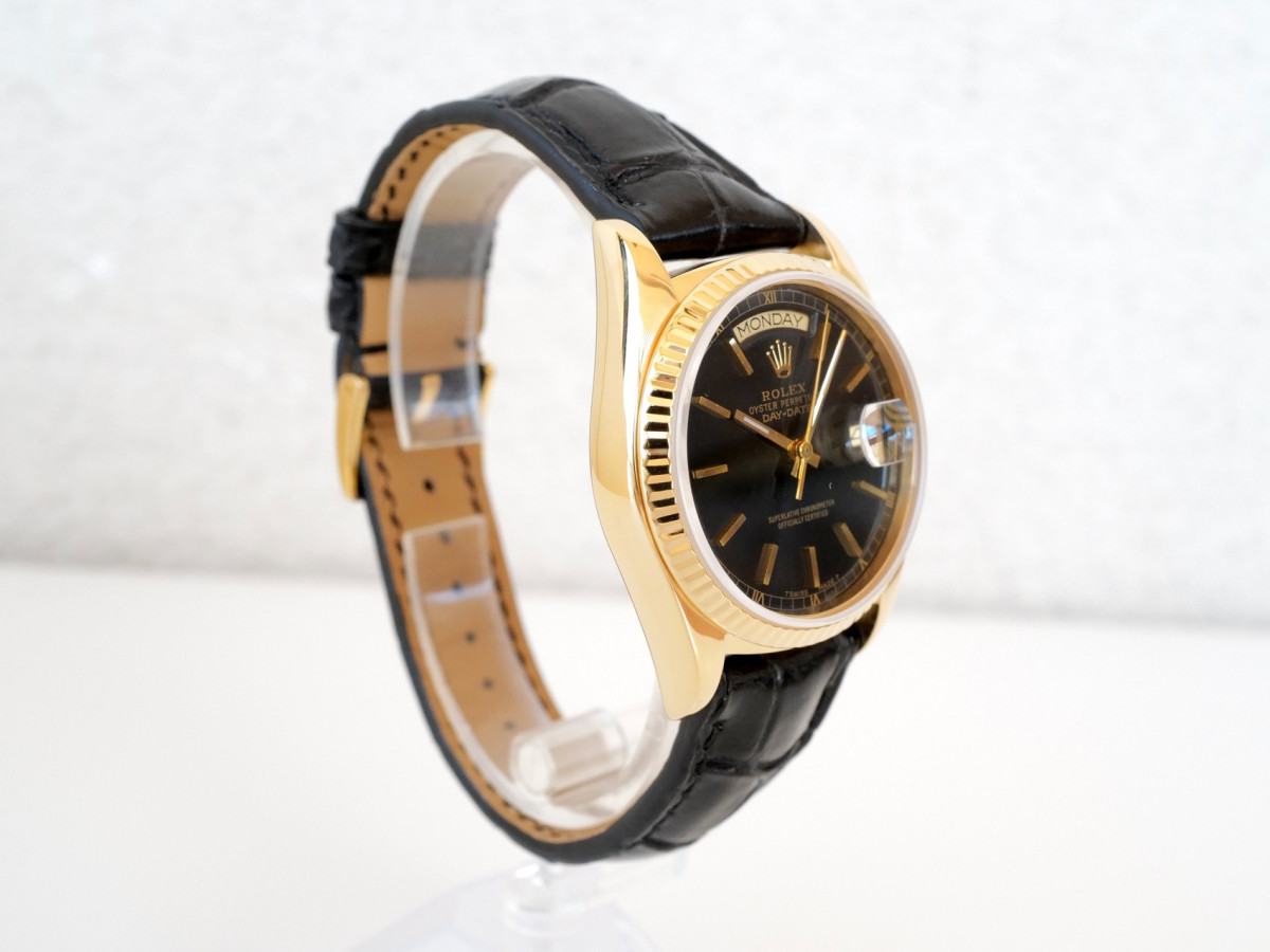 Швейцарские часы Rolex Day-Date 36 Black Dial 18K Yellow Gold