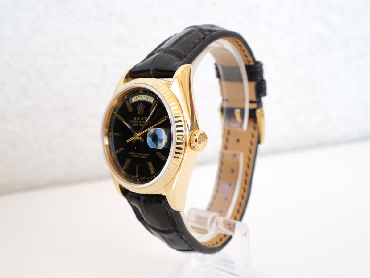 Швейцарские часы Rolex Day-Date 36 Black Dial 18K Yellow Gold
