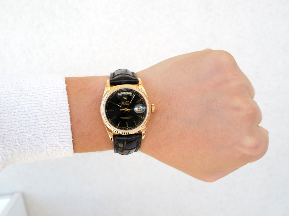 Швейцарские часы Rolex Day-Date 36 Black Dial 18K Yellow Gold