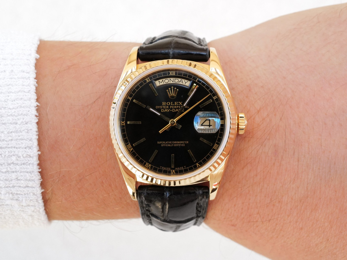 Швейцарские часы Rolex Day-Date 36 Black Dial 18K Yellow Gold