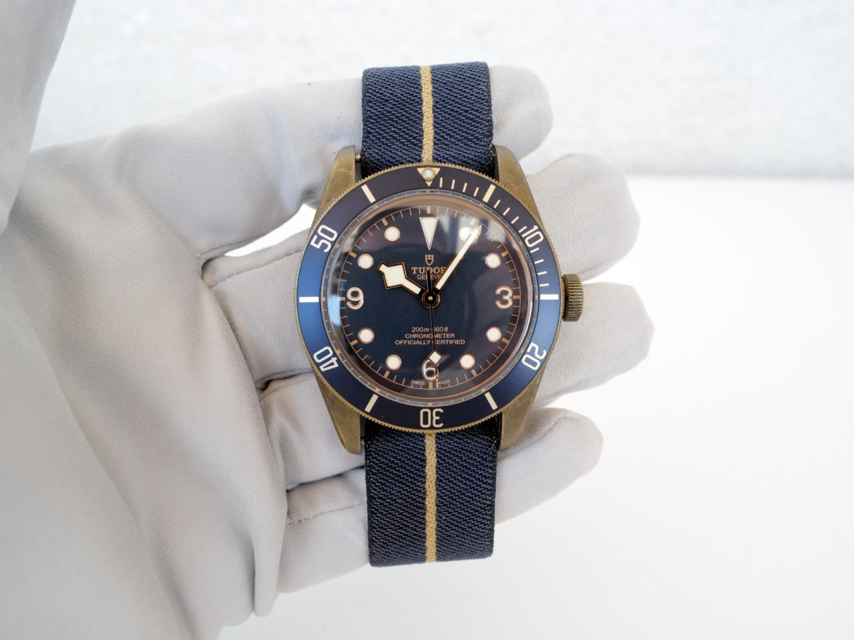 Швейцарские часы Tudor Heritage Black Bay Bronze Blue Bucherer 43