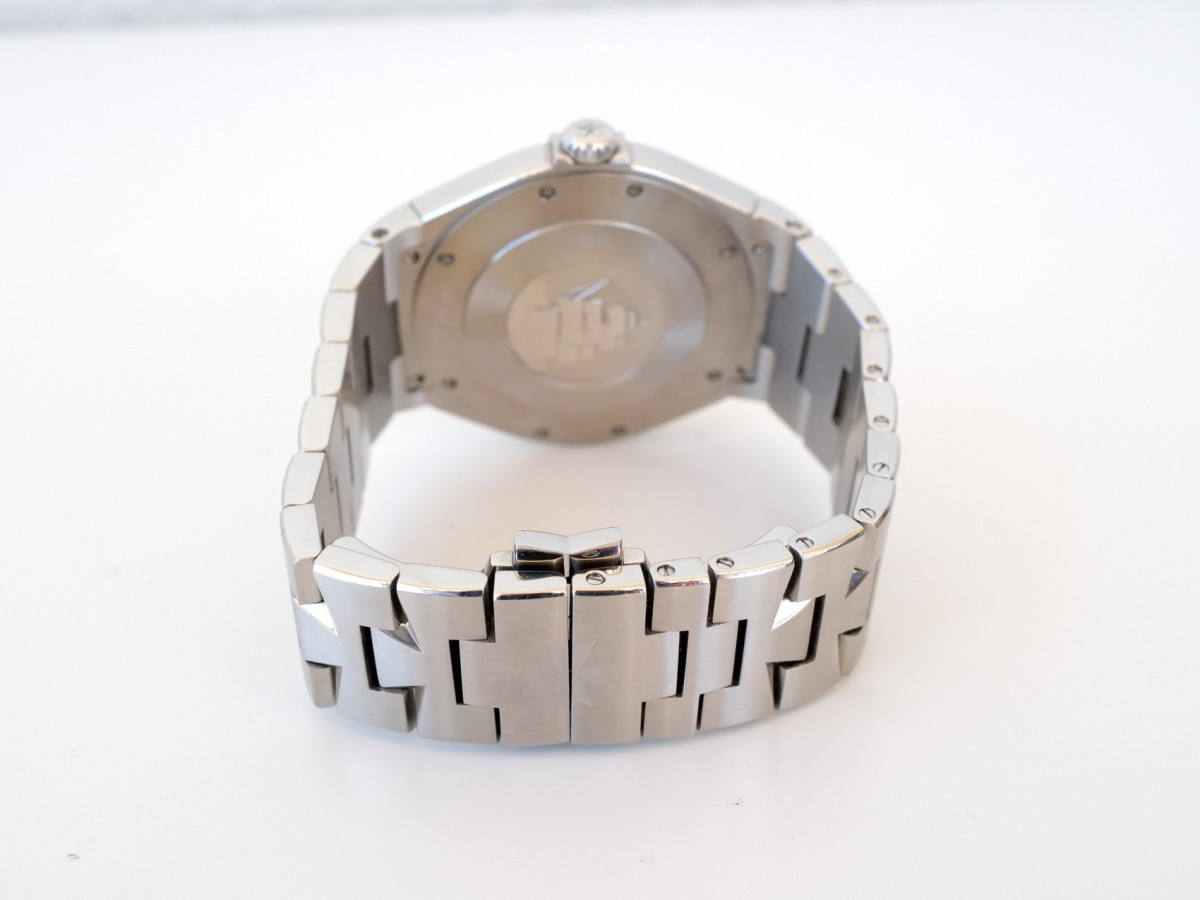 Швейцарские часы Vacheron Constantin Overseas Black 42