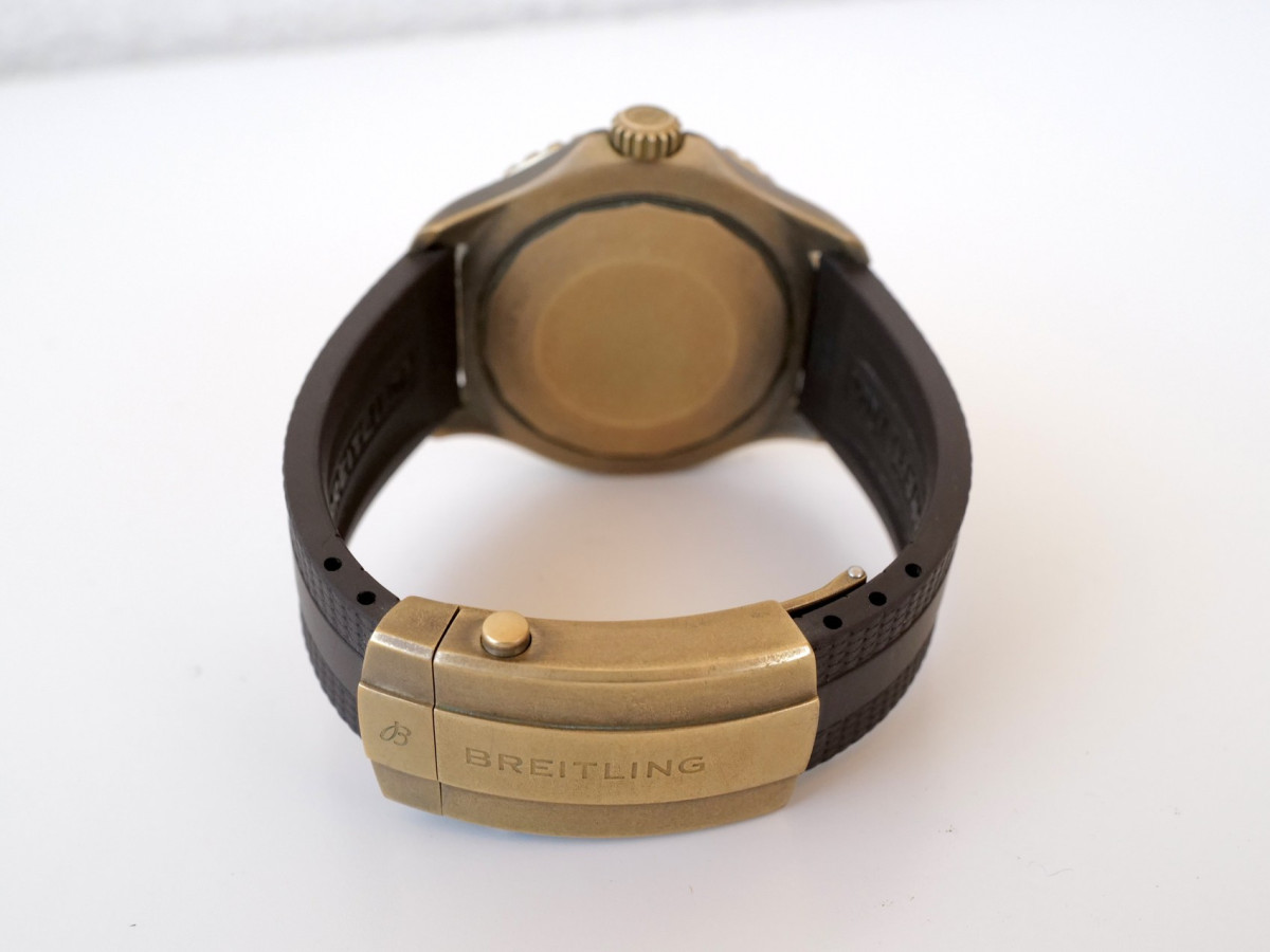 Швейцарские часы Breitling Superocean Bronze 44