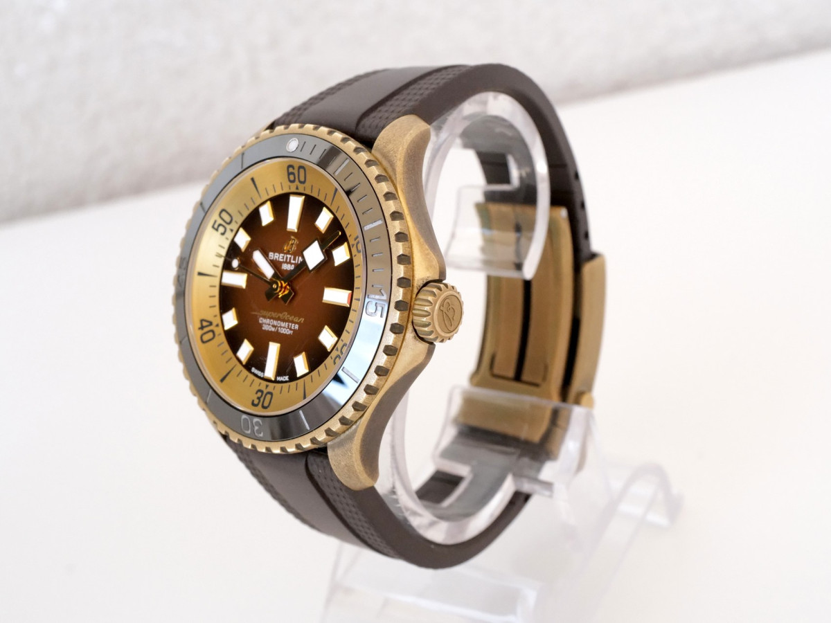 Швейцарские часы Breitling Superocean Bronze 44