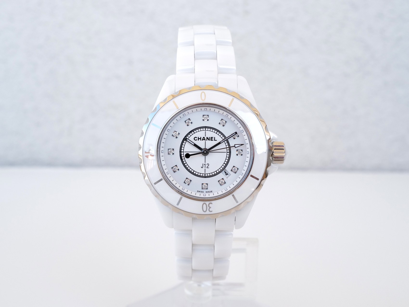 Chanel J12 Quartz White Ceramic Diamond Dial 33: купить часы по